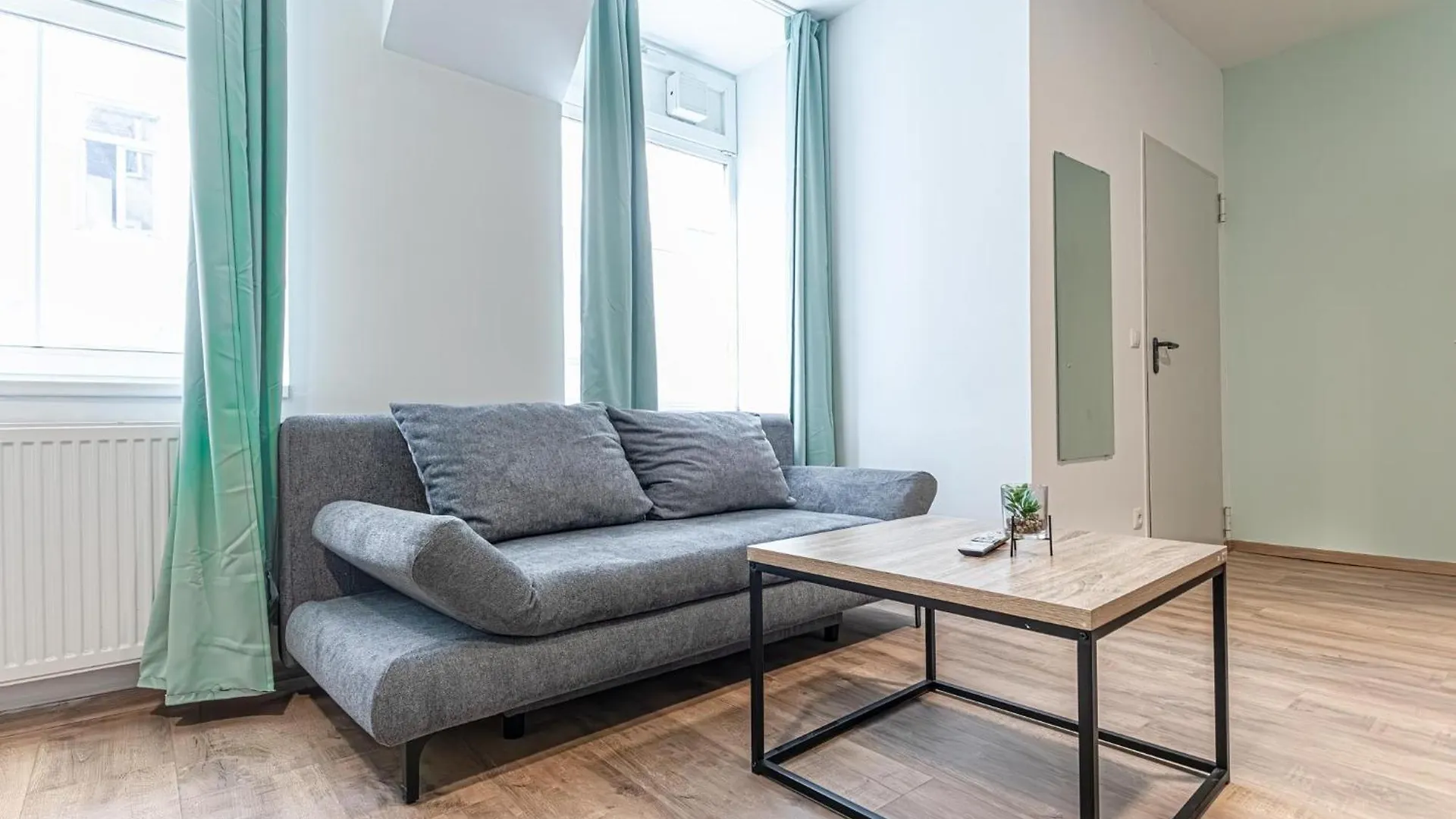 Westbahnhof - Kingbed Studio With Ensuite Washer Vienna Appartamento