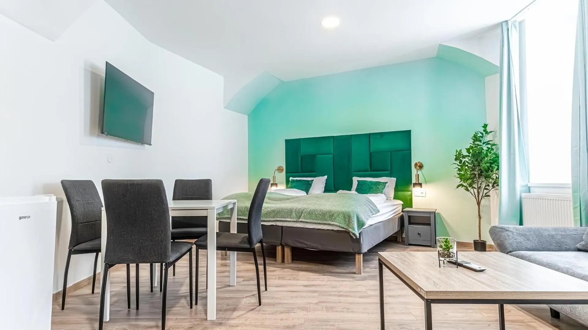 Westbahnhof - Kingbed Studio With Ensuite Washer Viyana 0*,  Avusturya