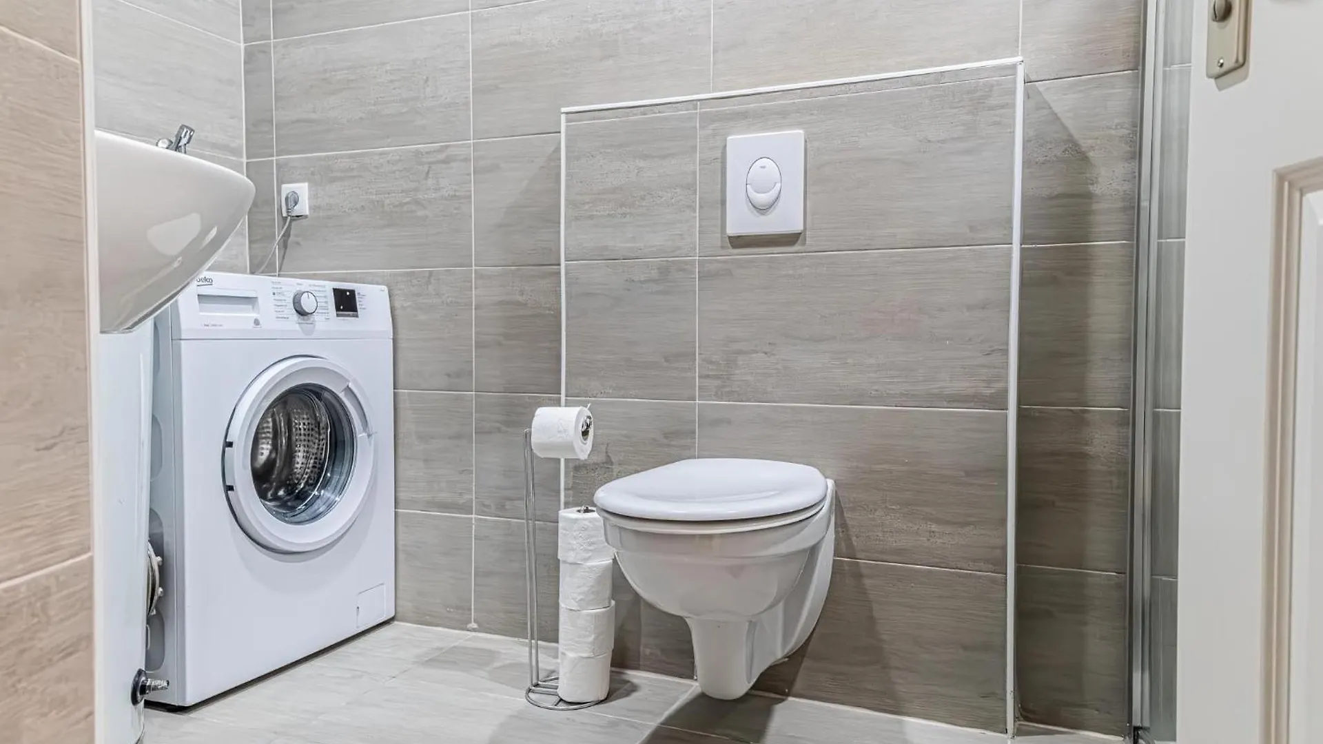 Westbahnhof - Kingbed Studio With Ensuite Washer 비엔나 0*,
